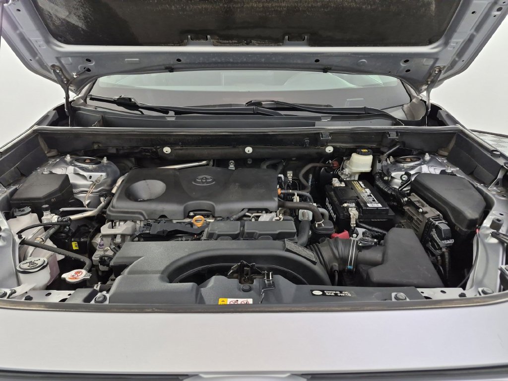 Used 2021 Toyota RAV4 LE FWD image 37