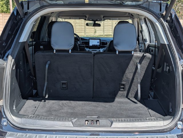 Used 2023 Ford Explorer XLT w/ Equipment Group 202A RWD image 28