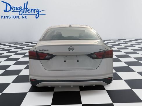 Used 2023 Nissan Altima 2.5 SV FWD image 4
