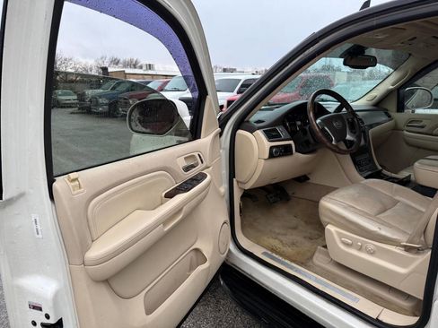 Used 2007 Cadillac Escalade EXT w/ Climate Package image 18