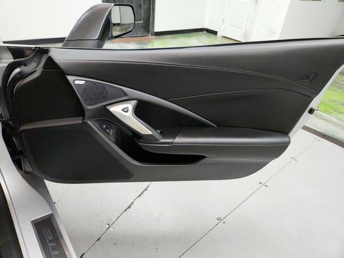 Used 2015 Chevrolet Corvette Stingray Coupe RWD image 23