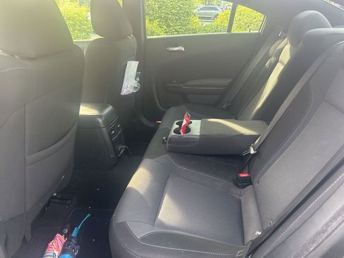 Used 2020 Dodge Charger SXT w/ Blacktop Package image 9