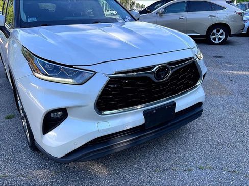 Used 2020 Toyota Highlander Limited AWD/4WD image 8