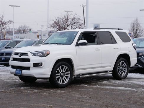 Used 2022 Toyota 4Runner TRD Sport image 3