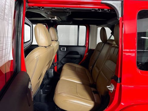 Used 2022 Jeep Wrangler Unlimited Sahara w/ Cold Weather Group image 19