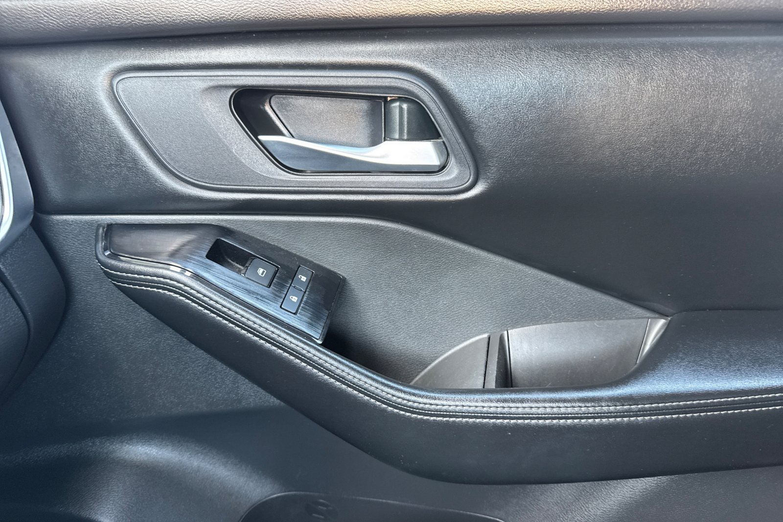 Certified 2025 Nissan Rogue SV AWD/4WD image 22