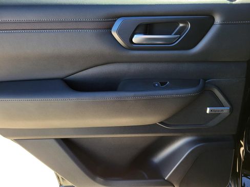 New 2026 Nissan Armada SL w/ Captain's Chari Seat Package image 16