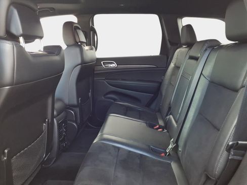 Used 2018 Jeep Grand Cherokee Altitude image 14