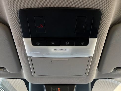 Used 2025 Nissan Rogue SV FWD image 16