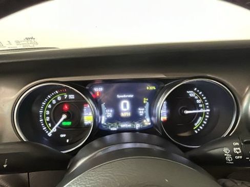 Used 2023 Jeep Wrangler Unlimited w/ Convenience Group AWD/4WD image 16