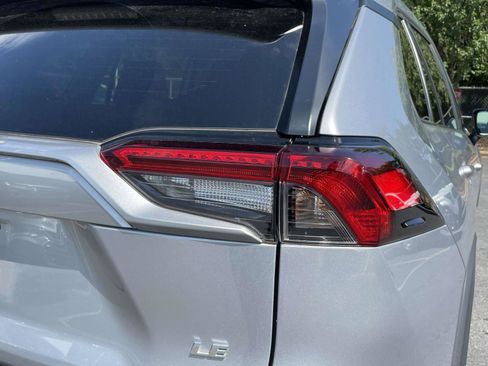 Used 2022 Toyota RAV4 LE FWD image 15