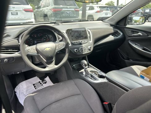 Used 2024 Chevrolet Malibu LT FWD image 30