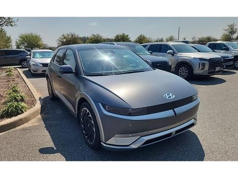 Used 2024 Hyundai Ioniq 5 Limited image 2