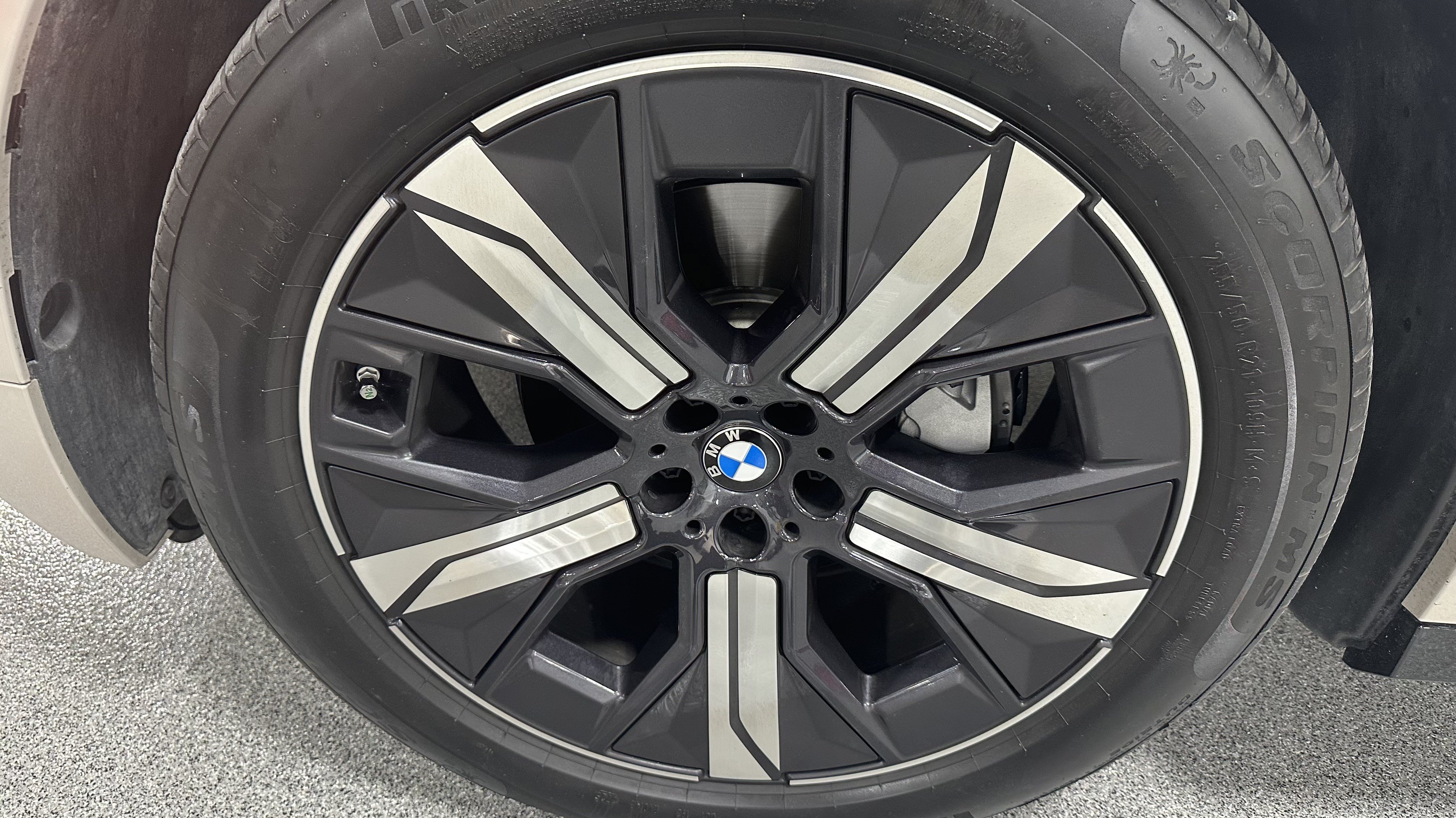 Certified 2026 BMW iX xDrive45 w/ Premium Package AWD/4WD image 12