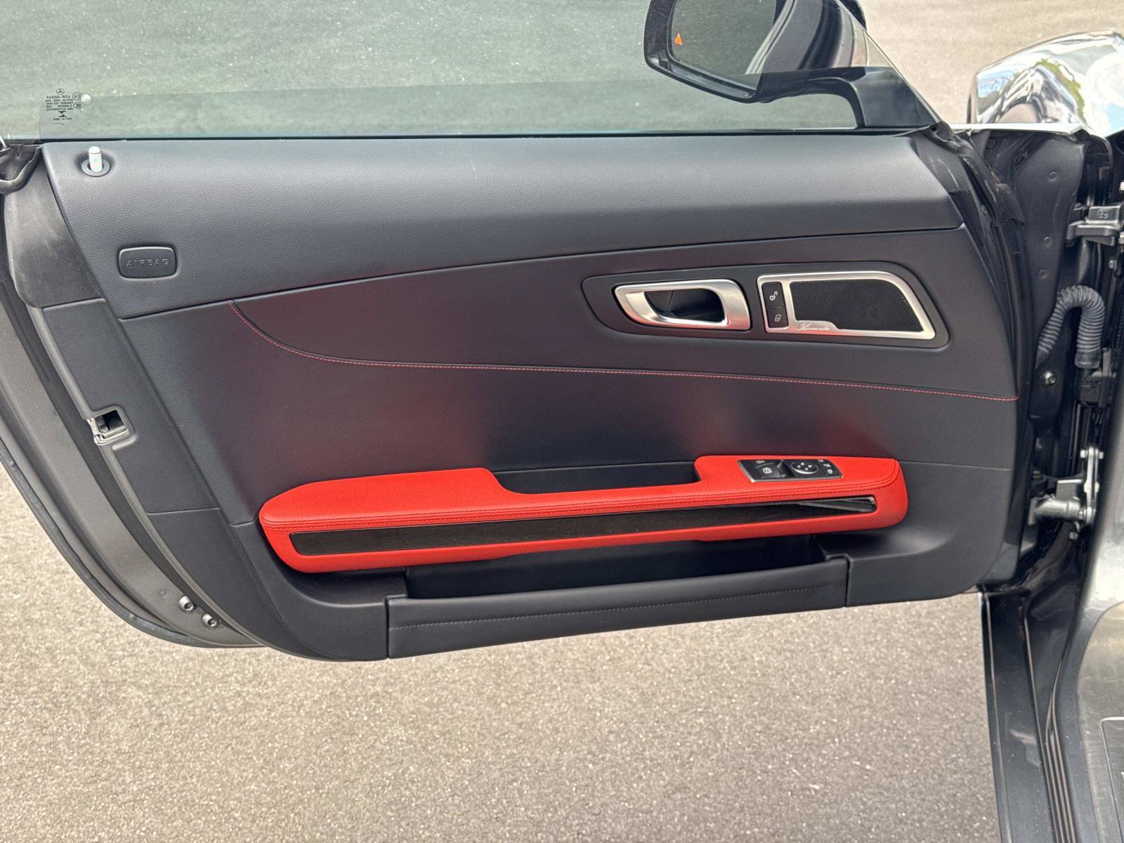 Used 2018 Mercedes-Benz AMG GT Roadster image 11