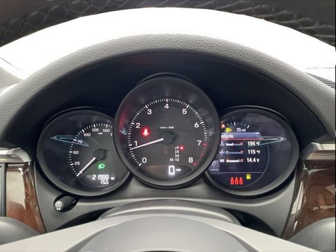 Used 2023 Porsche Macan Turbo AWD/4WD image 40