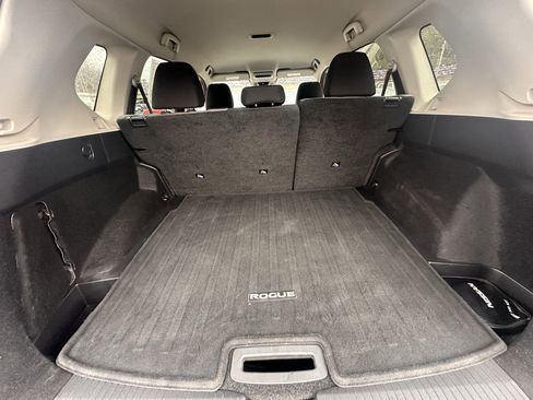 Used 2021 Nissan Rogue SV image 24