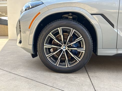Used 2026 BMW X6 xDrive40i w/ Climate Comfort Package AWD/4WD image 6