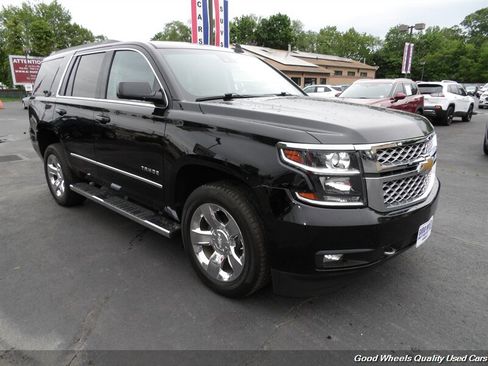 Used 2018 Chevrolet Tahoe LT w/ LT Signature Package AWD/4WD image 3