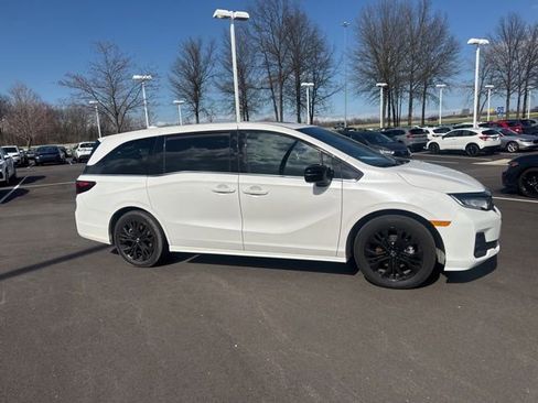 Used 2025 Honda Odyssey Sport-L image 9