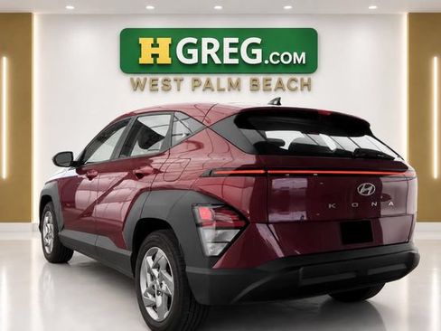 Used 2025 Hyundai Kona SE FWD image 2
