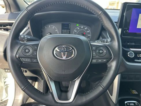 Used 2023 Toyota Corolla Cross AWD Hybrid image 12