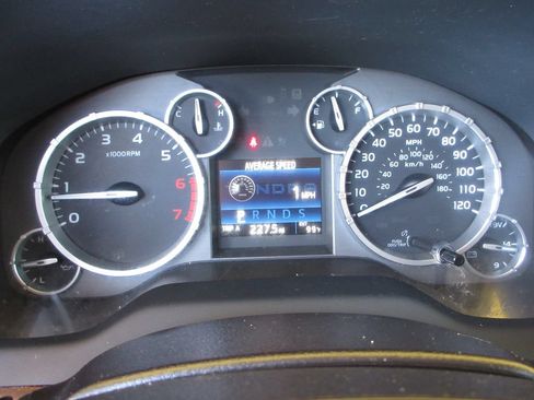 Used 2017 Toyota Tundra Limited w/ Limited Premium Package AWD/4WD image 18