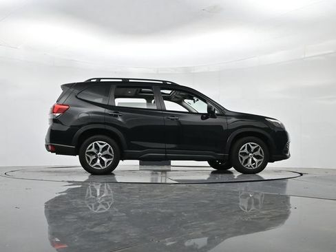 Used 2024 Subaru Forester Premium AWD/4WD image 36