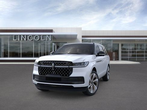 New 2026 Lincoln Navigator Black Label w/ Black Label Special Edition AWD/4WD image 2