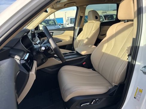 Used 2025 Acura MDX SH-AWD image 13