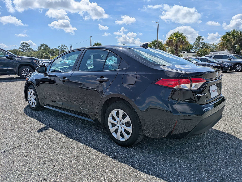 Used 2024 Toyota Corolla LE FWD image 5