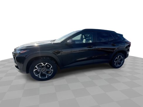 Certified 2025 Chevrolet Trax LT w/ LT Convenience Package image 1