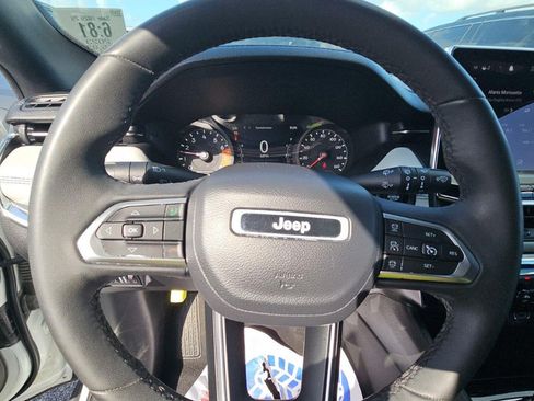 Used 2023 Jeep Compass Limited AWD/4WD image 12