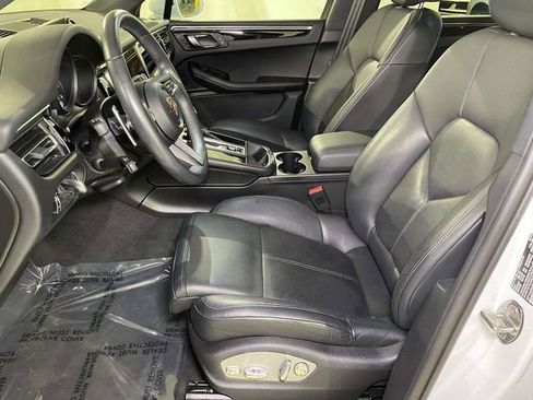 Used 2024 Porsche Macan image 5