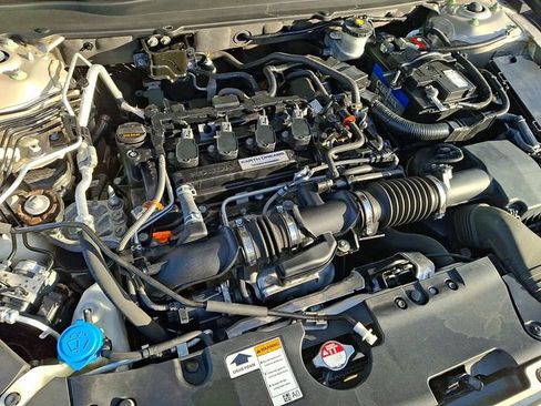 Used 2018 Honda Accord Touring image 28