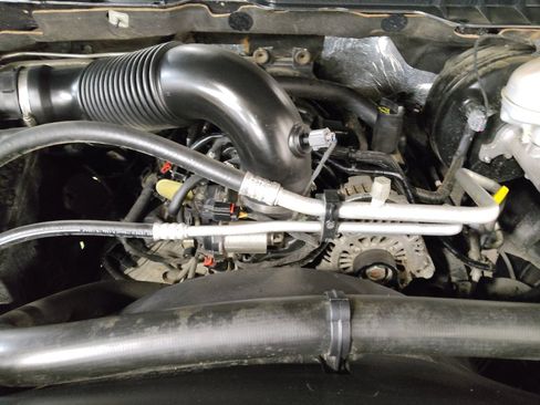 Used 2020 RAM 1500 Classic SLT RWD image 30