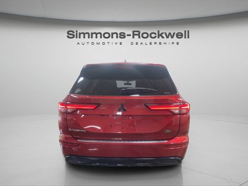 Used 2023 Mitsubishi Outlander SE AWD/4WD image 4