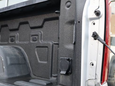 Used 2022 Chevrolet Silverado 1500 LTZ image 32