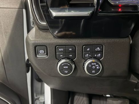 Certified 2024 GMC Sierra 2500 SLT w/ SLT Premium Package image 27