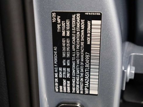 Certified 2026 Porsche Macan image 44