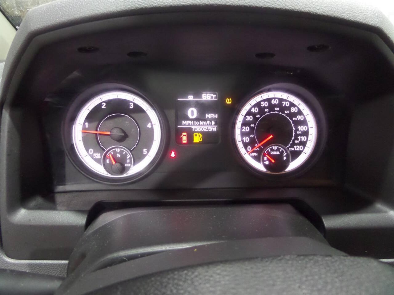 Used 2013 RAM 2500 Tradesman w/ Chrome Appearance Group AWD/4WD image 6