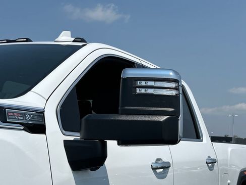 New 2026 GMC Sierra 2500 SLT w/ SLT Premium Package AWD/4WD image 15