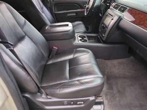 Used 2013 GMC Yukon XL SLT AWD/4WD image 29
