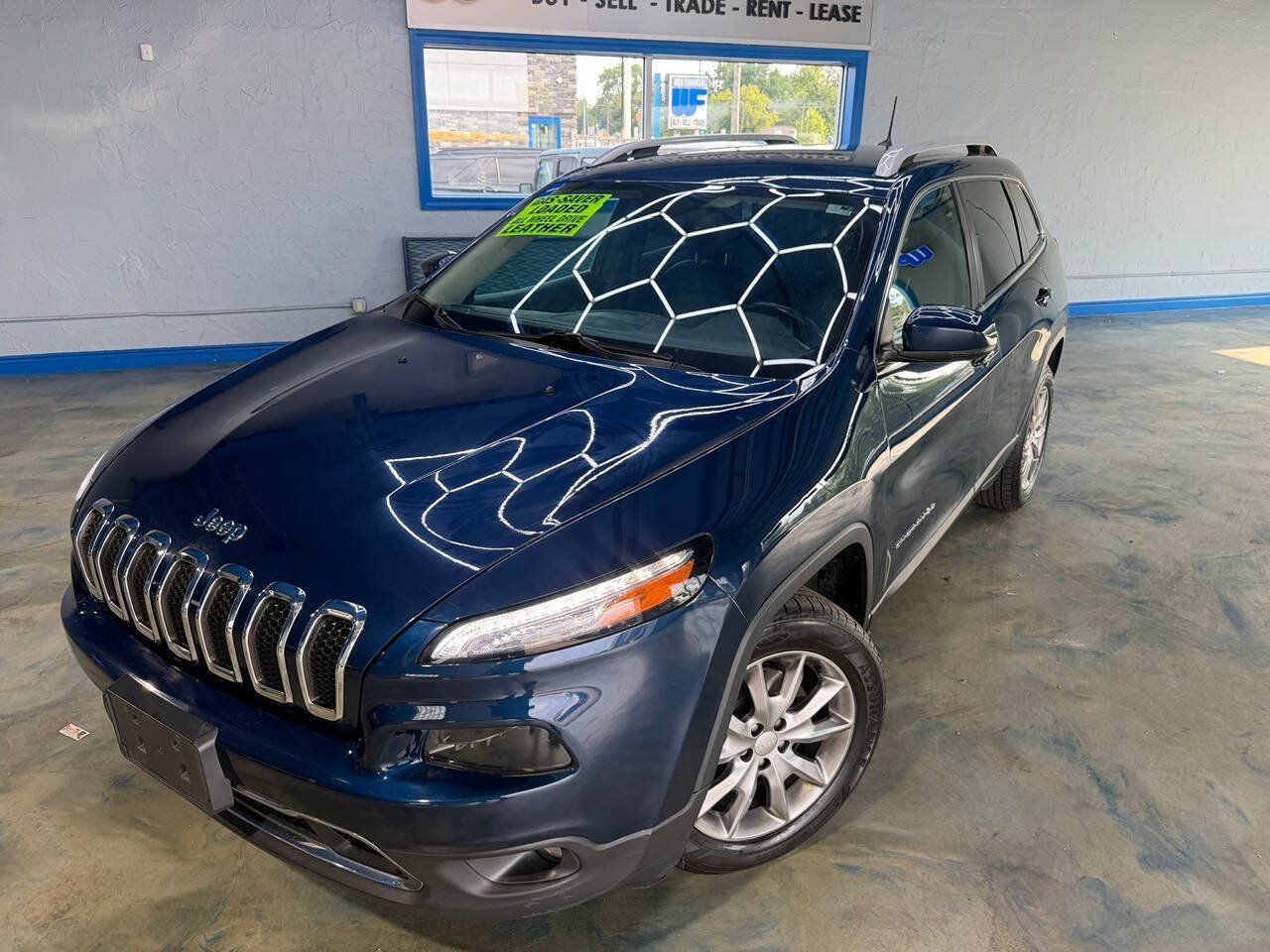 Used 2018 Jeep Cherokee Limited w/ Luxury Group AWD/4WD image 1