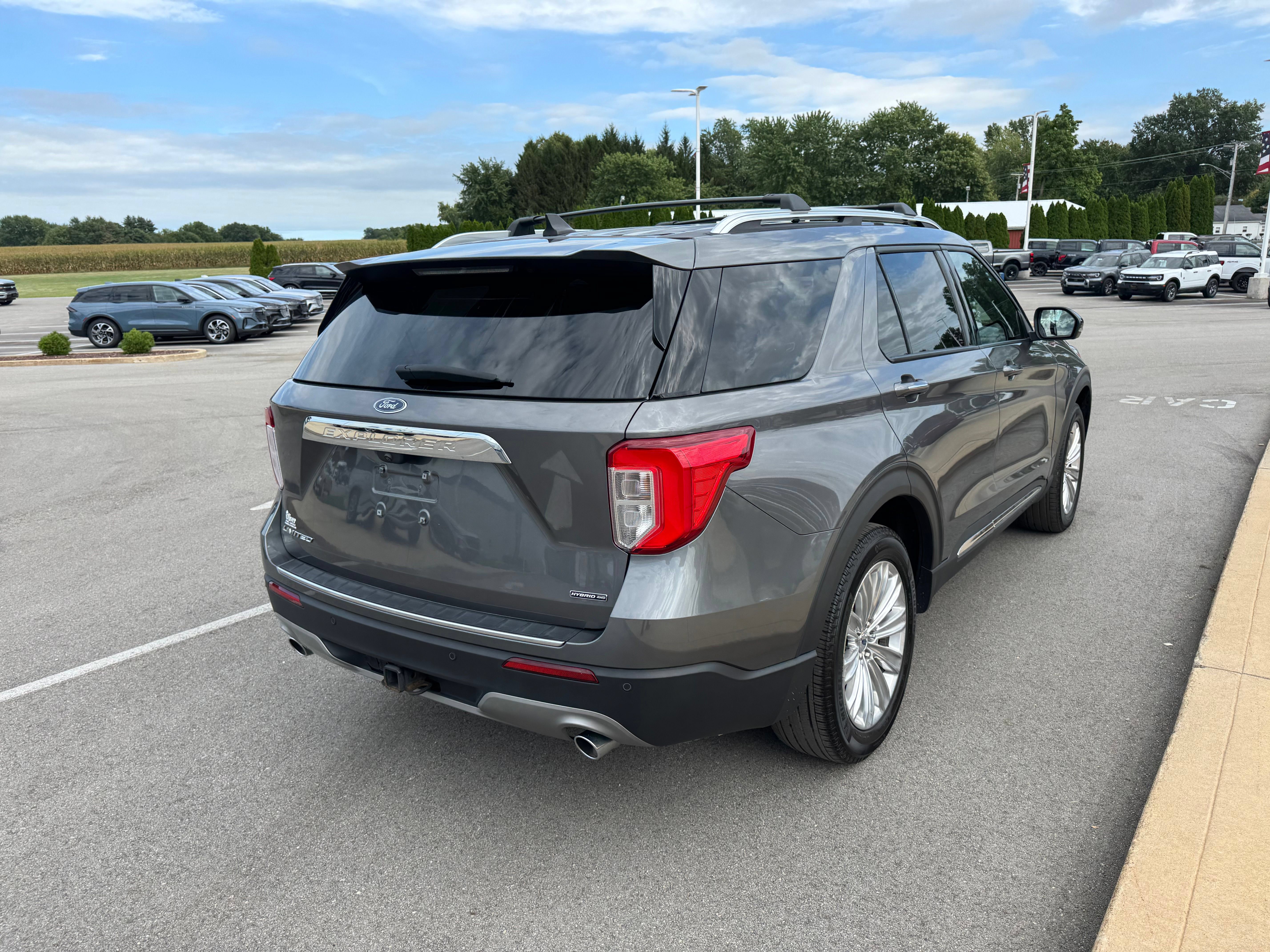 Used 2023 Ford Explorer Limited w/ Hybrid Equipment Group 310A AWD/4WD image 7