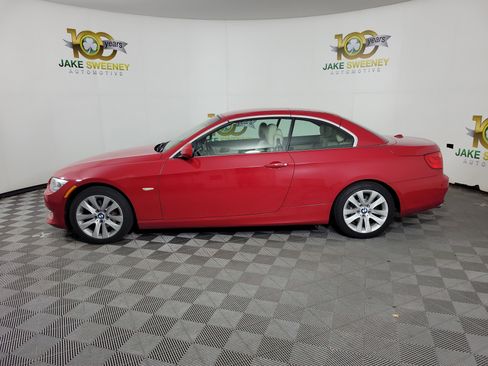 Used 2013 BMW 328i Convertible RWD image 2