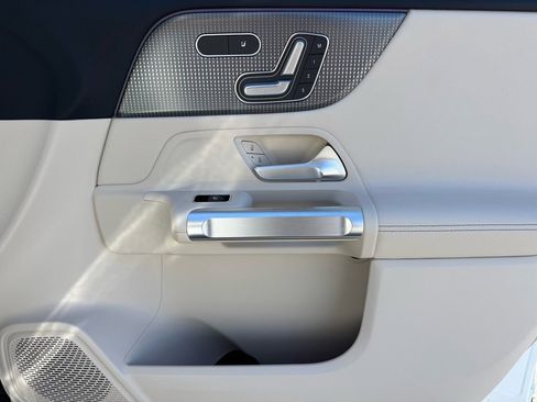 Certified 2023 Mercedes-Benz GLB 250 image 25