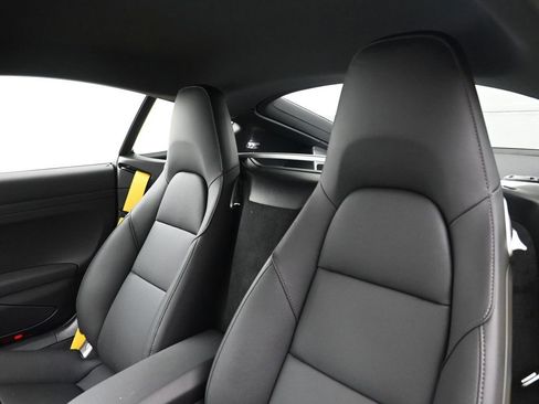 Used 2025 Porsche 718 Cayman image 5