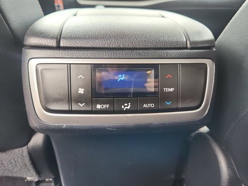Used 2015 Toyota Highlander LE FWD image 26