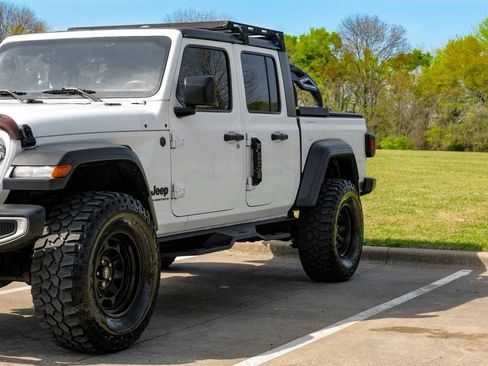 Used 2023 Jeep Gladiator Sport AWD/4WD image 8